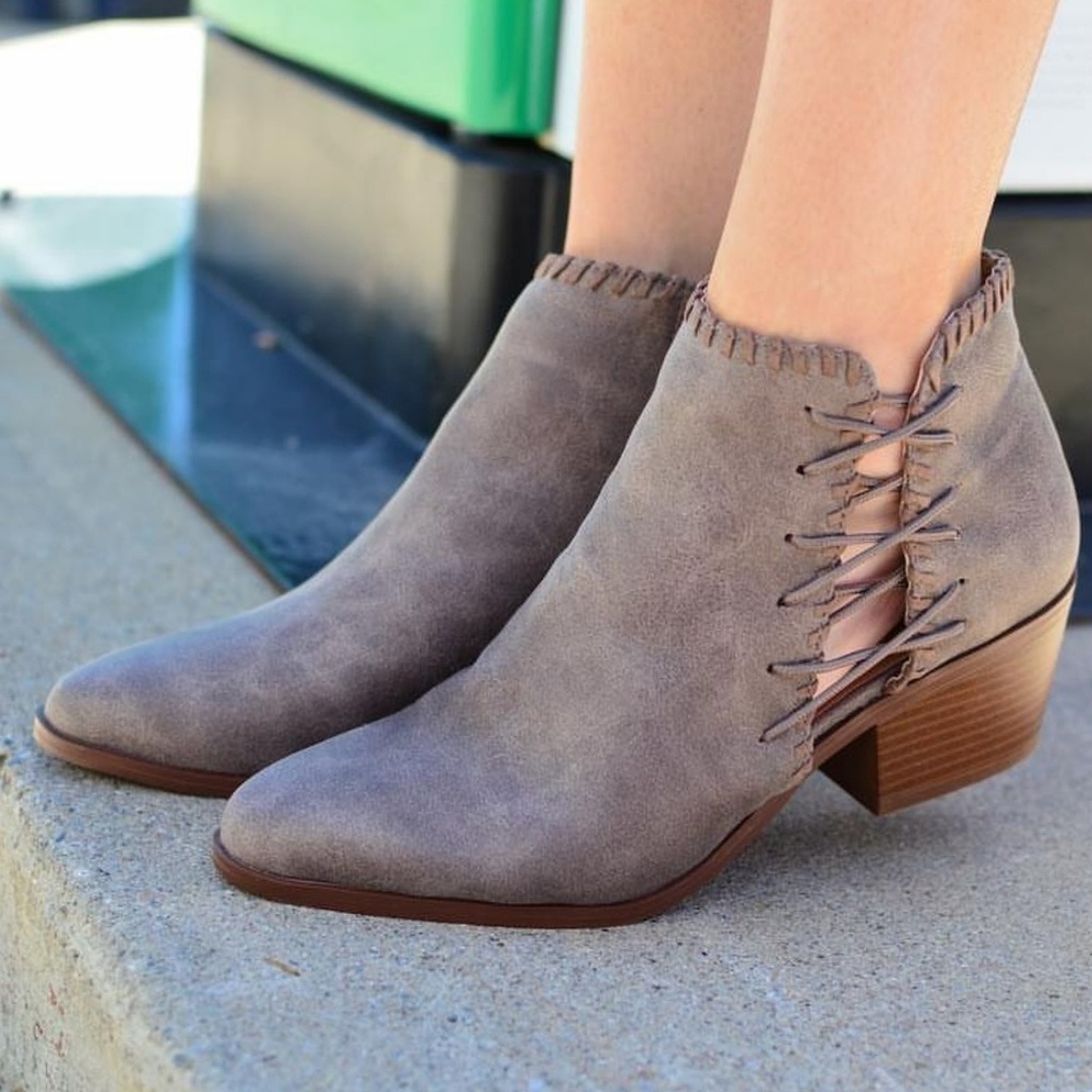 6, 10Light Brown Whipstitch On Bootie - Picture 5 of 5